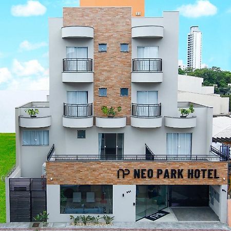 Neo Park Hotel Maringa Luaran gambar