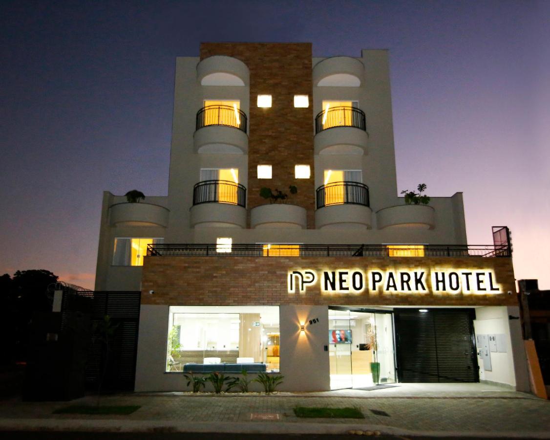 Neo Park Hotel Maringa Luaran gambar